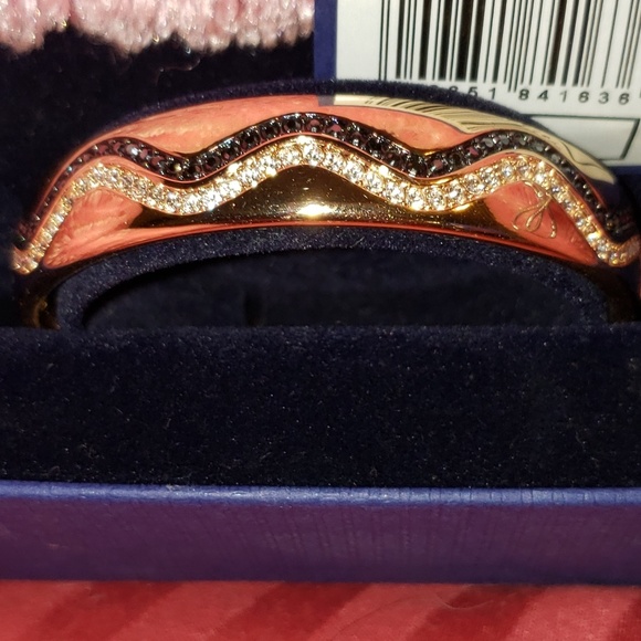 Beautiful Swarovski Bangle Final Price - Picture 4 of 8